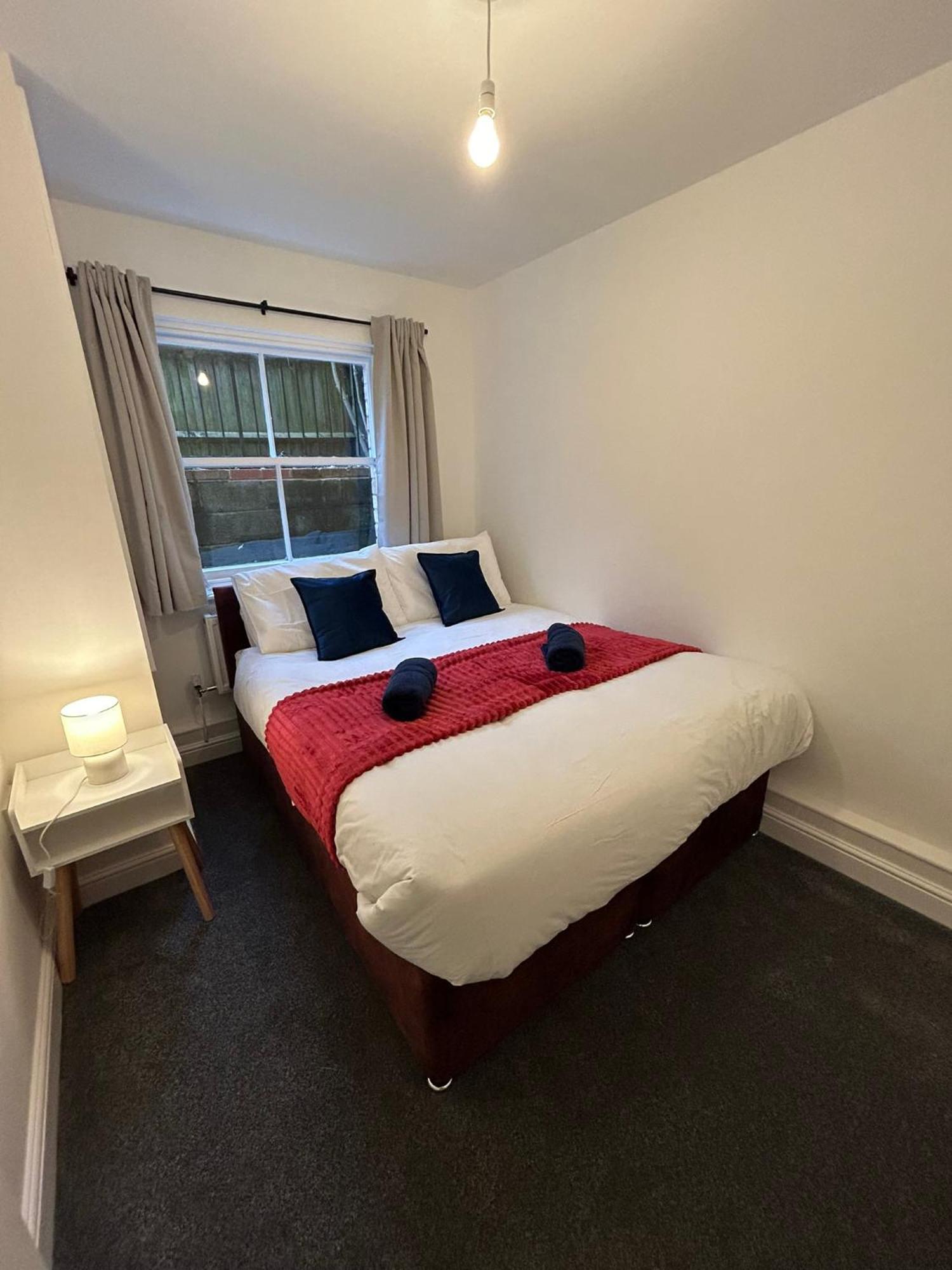 Brand New Modern Apartments Steps From Gloucester Quays Bagian luar foto