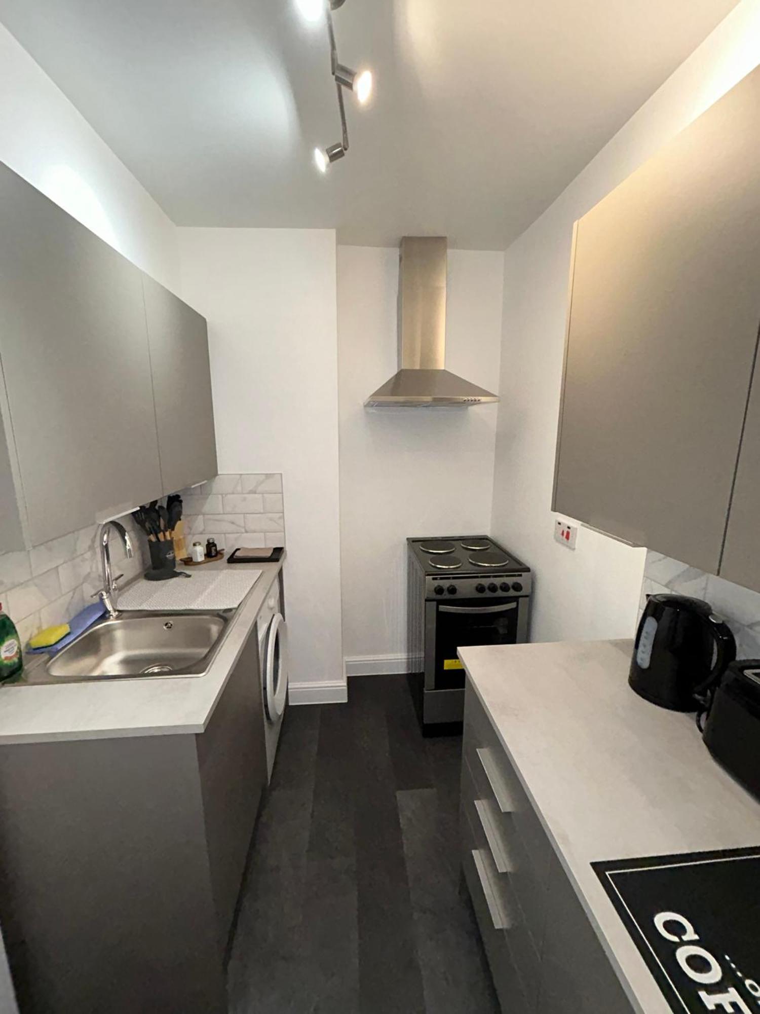 Brand New Modern Apartments Steps From Gloucester Quays Bagian luar foto
