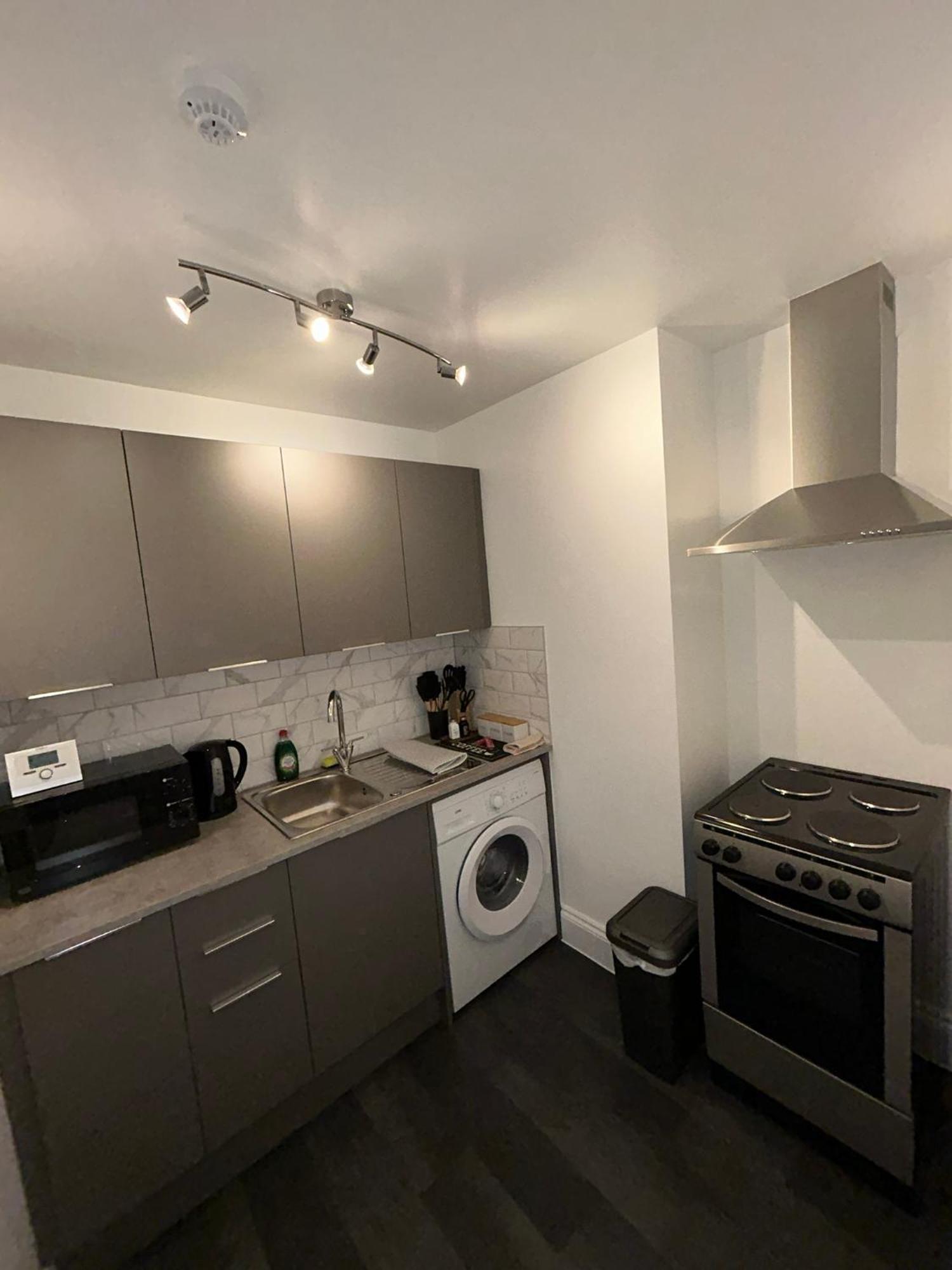 Brand New Modern Apartments Steps From Gloucester Quays Bagian luar foto