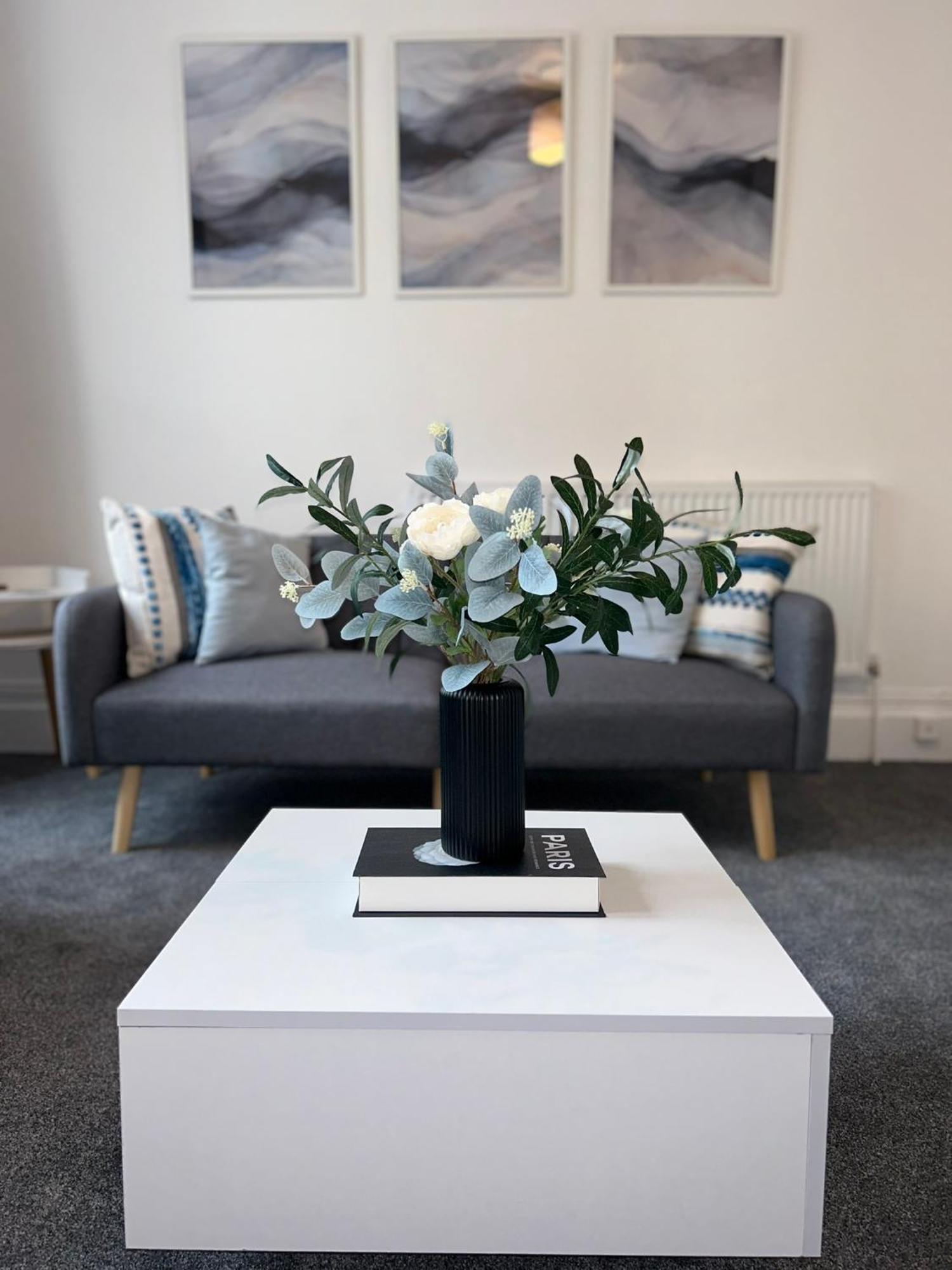Brand New Modern Apartments Steps From Gloucester Quays Bagian luar foto