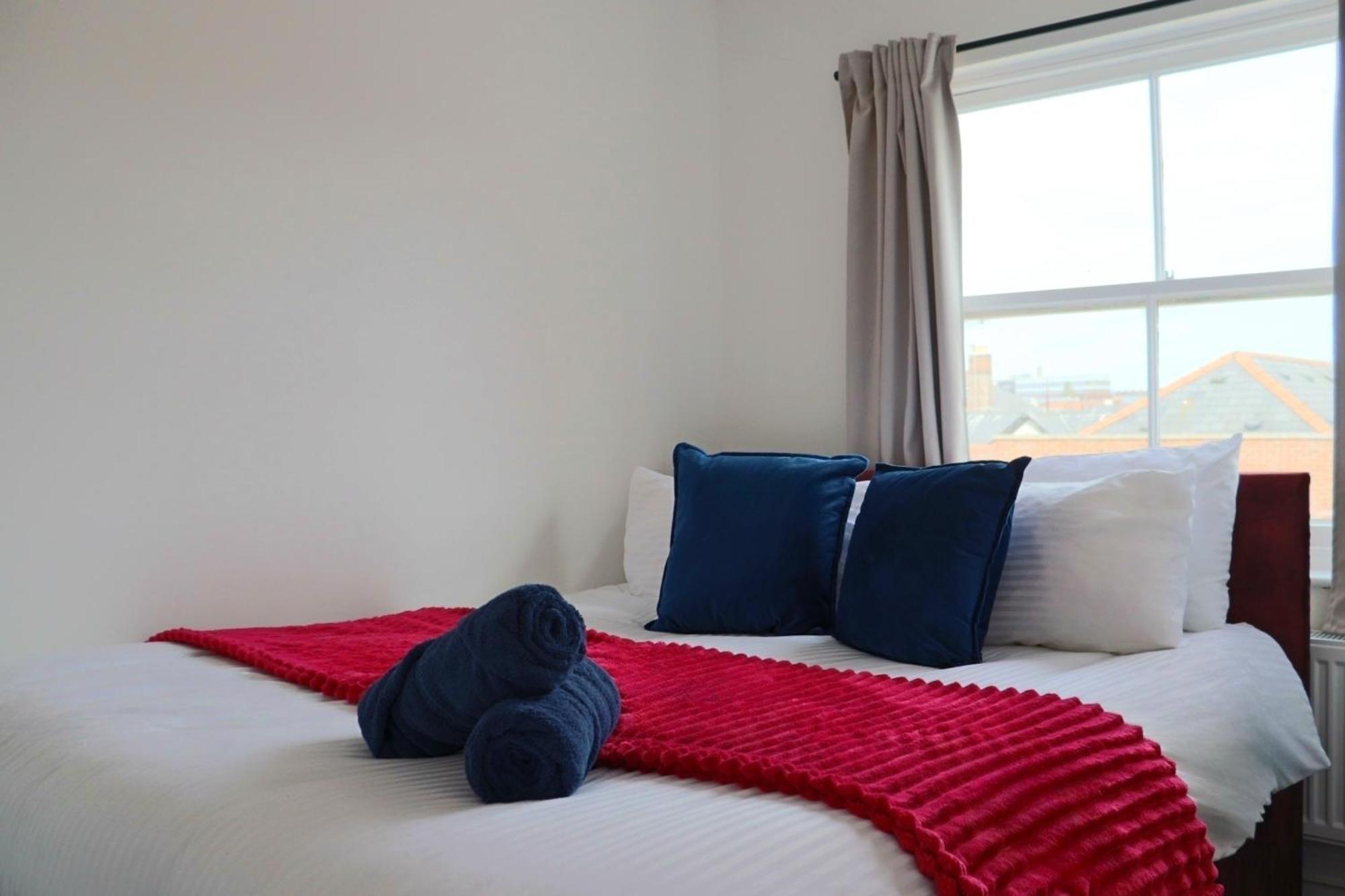 Brand New Modern Apartments Steps From Gloucester Quays Bagian luar foto